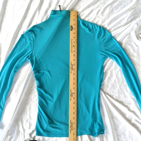 Sculpture Silk fitted, ruched mock neck top, blue. Size M - Picture 7 of 10